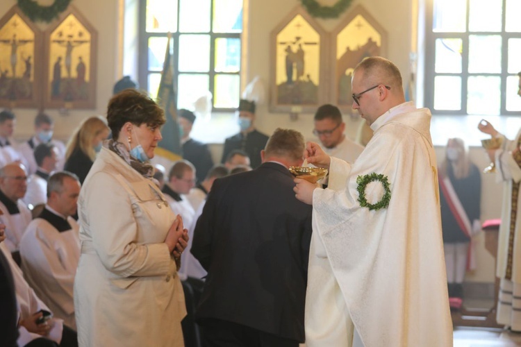 Prymicyjna Msza św. ks. Pawła Stawarczyka w Marklowicach Górnych