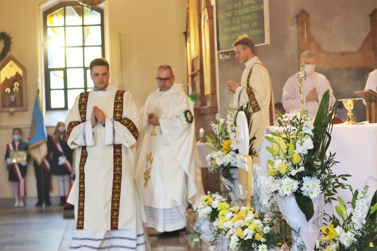 Prymicyjna Msza św. ks. Pawła Stawarczyka w Marklowicach Górnych