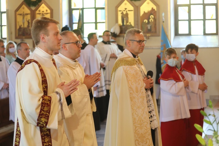 Prymicyjna Msza św. ks. Pawła Stawarczyka w Marklowicach Górnych