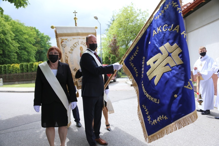 Sztandar AK w Zbylitowskiej Górze