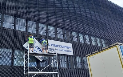 Katowice. Demontaż szpitala tymczasowego w Międzynarodowym Centrum Kongresowym