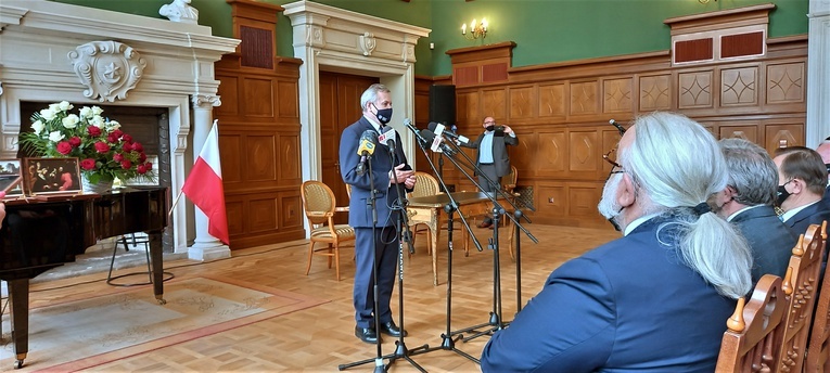 Wicepremier Piotr Gliński z wizytą w Dzikowie