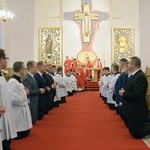Neoprezbiterzy w seminaryjnej kaplicy