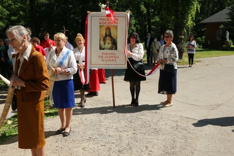 Boże Ciało 2021 w parafii św. Jadwigi na Kozanowie - piękne dywany