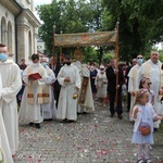 Tarnobrzeg. Procesja Bożego Ciała u ojców dominikanów