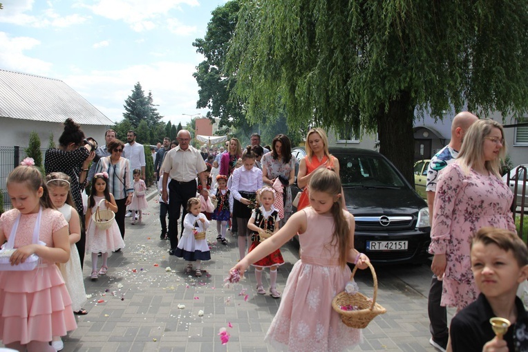 Tarnobrzeg. Procesja w parafii MBNP