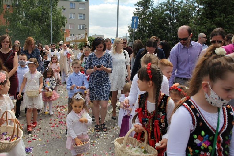 Tarnobrzeg. Procesja w parafii MBNP