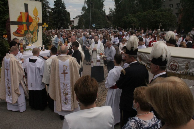 Tarnobrzeg. Procesja w parafii MBNP