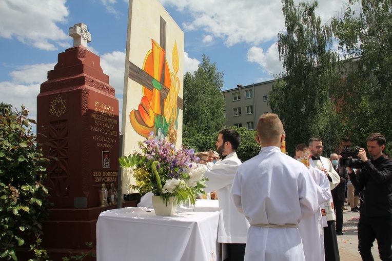 Tarnobrzeg. Procesja w parafii MBNP