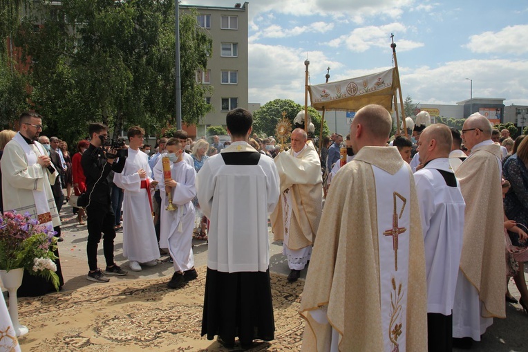 Tarnobrzeg. Procesja w parafii MBNP