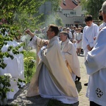 Tarnobrzeg. Procesja Bożego w parafii Miłosierdzia Bożego.