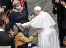 Papież na Boże Ciało: Eucharystia szkołą miłosierdzia