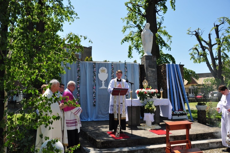 Boże Ciało w parafii Wniebowzięcia NMP w Bielawie