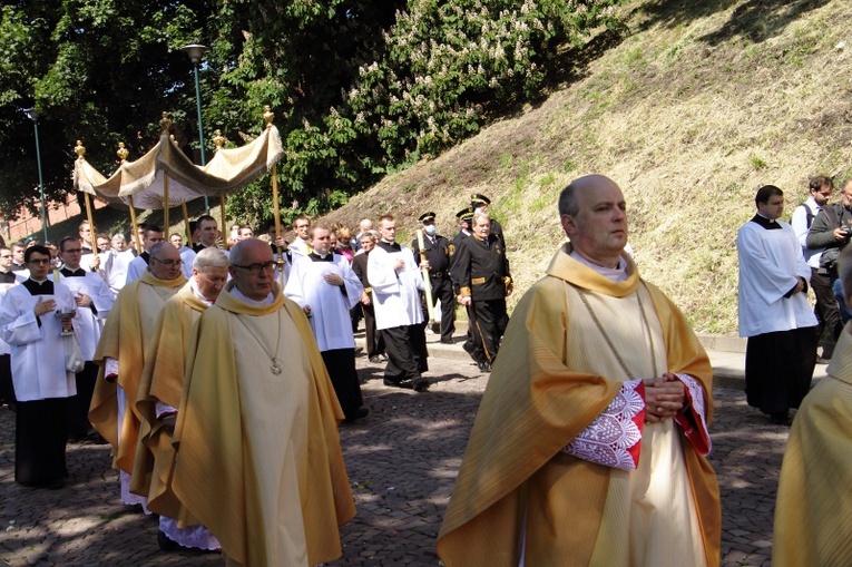 Boże Ciało 2021. Procesja z Wawelu na Rynek Główny