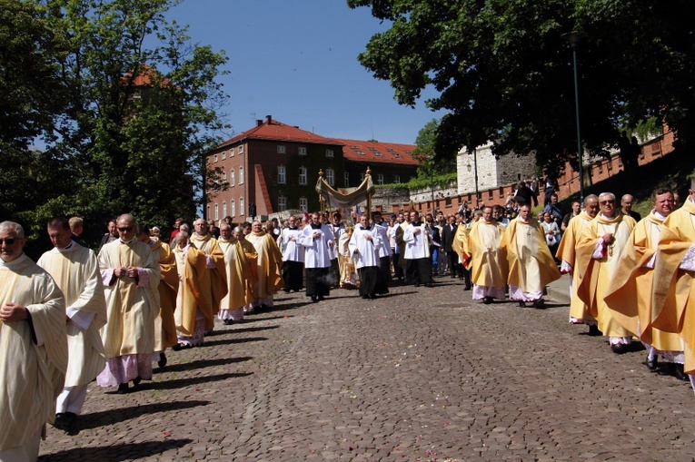 Boże Ciało 2021. Procesja z Wawelu na Rynek Główny