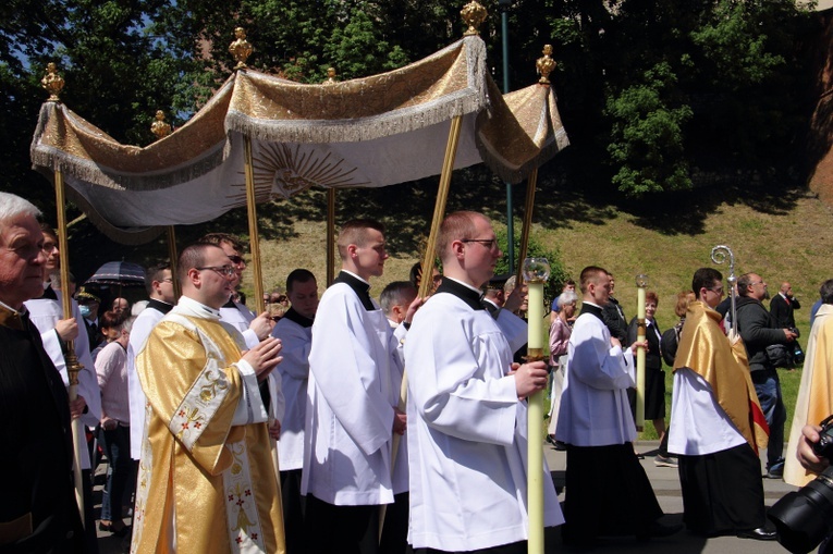 Boże Ciało 2021. Procesja z Wawelu na Rynek Główny