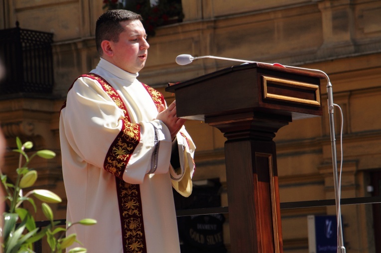 Boże Ciało 2021. Procesja z Wawelu na Rynek Główny