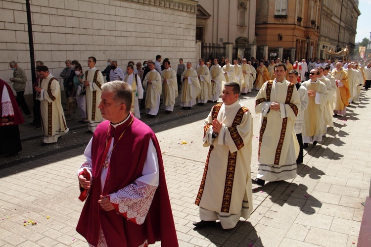 Boże Ciało 2021. Procesja z Wawelu na Rynek Główny