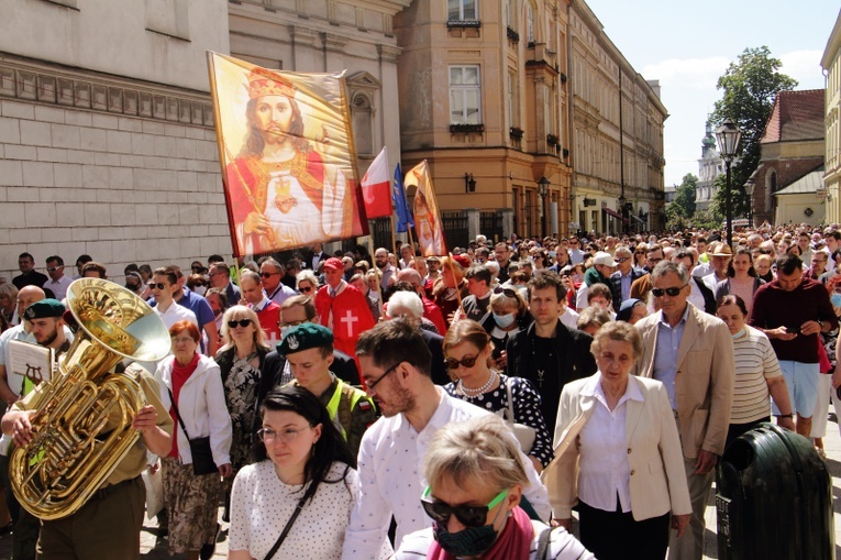 Boże Ciało 2021. Procesja z Wawelu na Rynek Główny