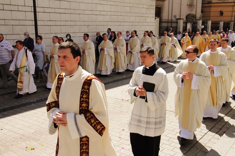 Boże Ciało 2021. Procesja z Wawelu na Rynek Główny