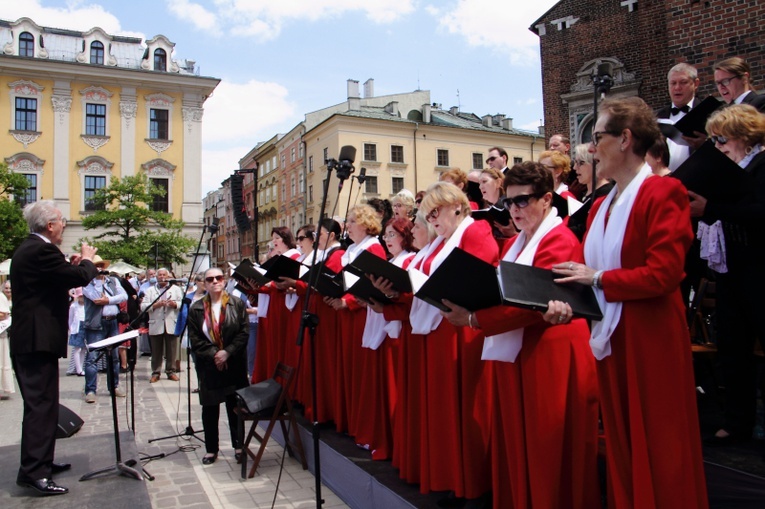 Boże Ciało 2021. Procesja z Wawelu na Rynek Główny