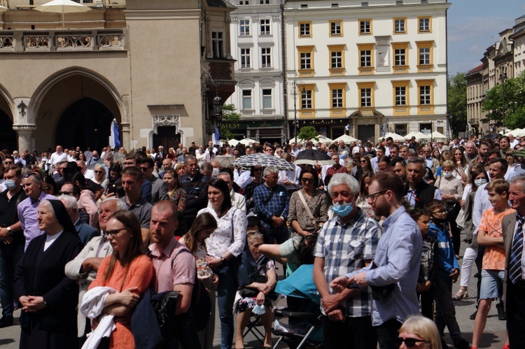 Boże Ciało 2021. Procesja z Wawelu na Rynek Główny