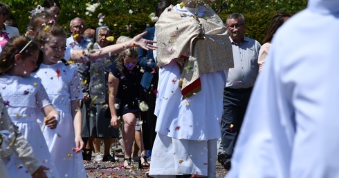 Zmotoryzowana procesja Bożego Ciała w Połczynie-Zdroju