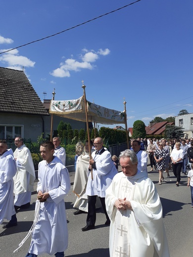 Boże Ciało 2021 - parafia pw. św. Jadwigi w Dobroszycach