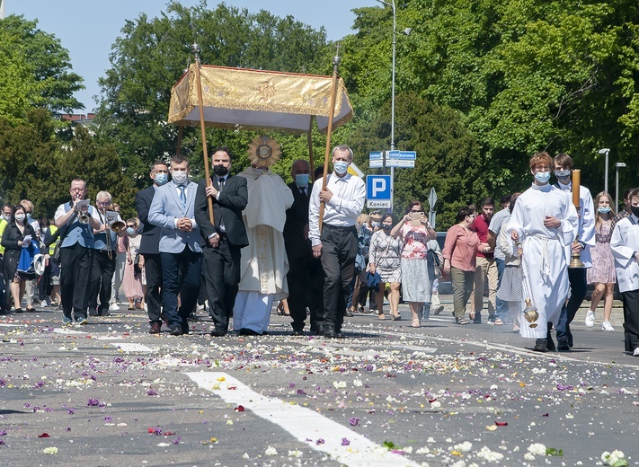 Procesja Bożego Ciała w Kołobrzegu, cz. 3