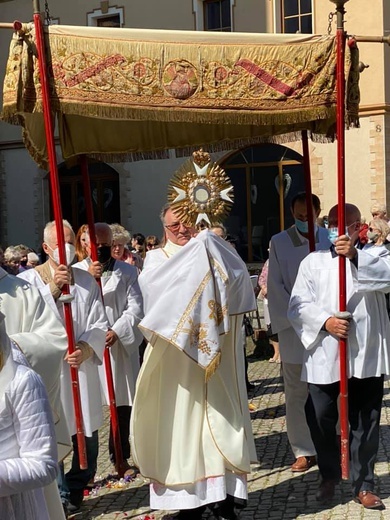 Boże Ciało u św. Jerzego w Dzierżonowie