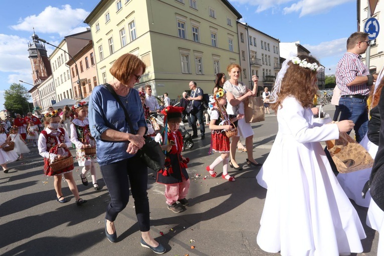 Procesja eucharystyczna w parafii Bożego Ciała w Krakowie 2021