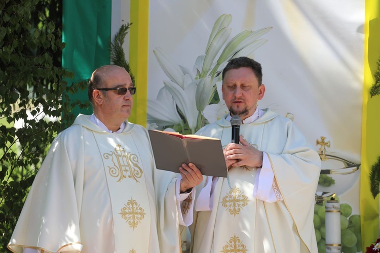 Modlitwa o jedność chrześcijan przy czwartym ołtarzu.