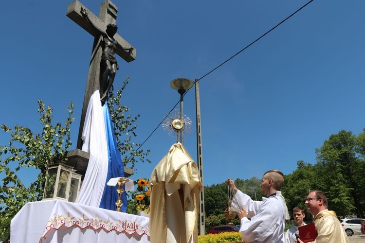 Boże Ciało u św. Barbary i w Zmartwychwstaniu w Wałbrzychu