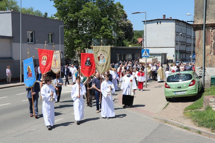 Boże Ciało u św. Barbary i w Zmartwychwstaniu w Wałbrzychu