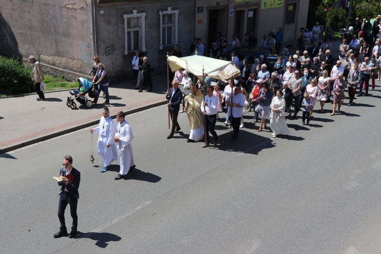 Boże Ciało u św. Barbary i w Zmartwychwstaniu w Wałbrzychu