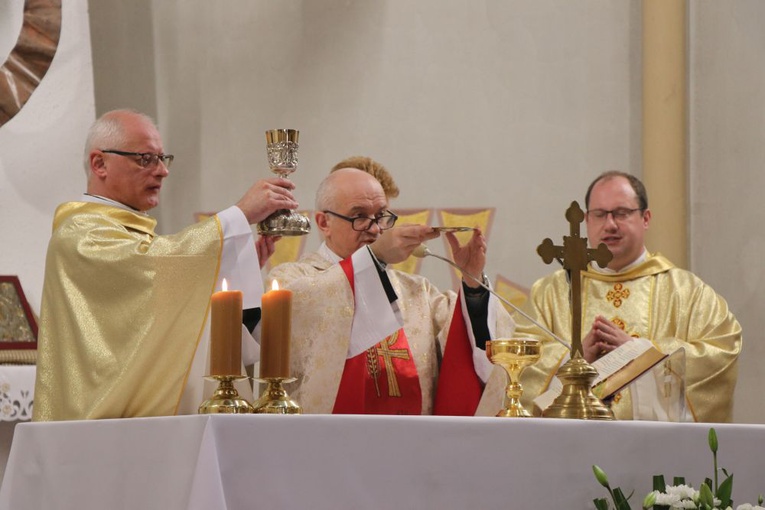 Boże Ciało u św. Barbary i w Zmartwychwstaniu w Wałbrzychu