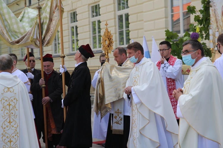 Uroczystość Bożego Ciała w parafii konkatedralnej w Żywcu - 2021