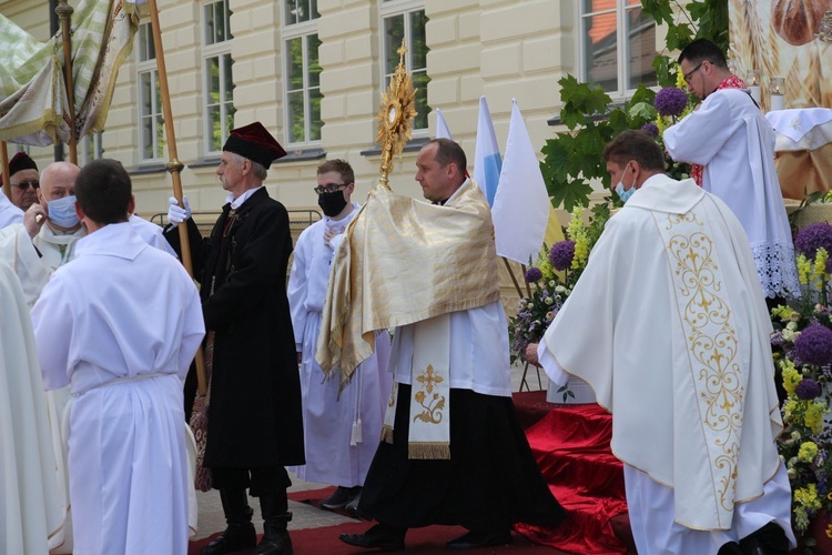 Uroczystość Bożego Ciała w parafii konkatedralnej w Żywcu - 2021