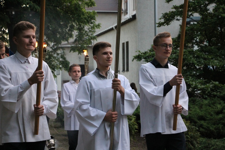 Uwielbienie w Wysokienicach. Boże Ciało