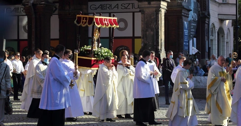 Przepiękna procesja