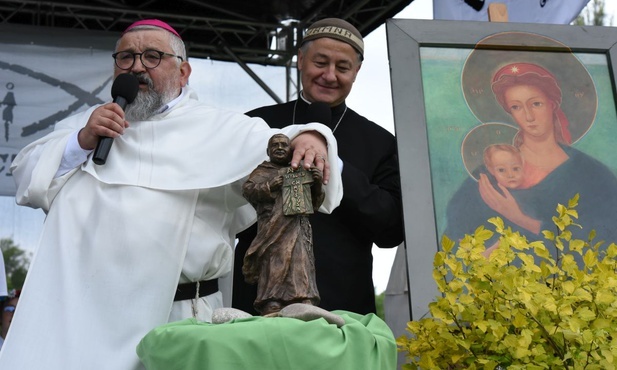 O. Andrzej Chlewicki podkreśla, że Lednica 2000 urodziła się na Jamnej.