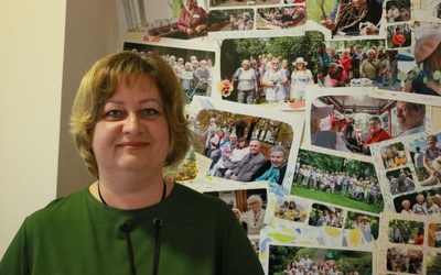 Magdalena Poprawska, koordynatorka działań wolontariuszy, zachęca, by dostrzeć osoby samotne wokół siebie.