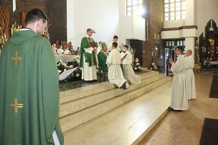 Święcenia diakonatu w Koszalinie cz. 1