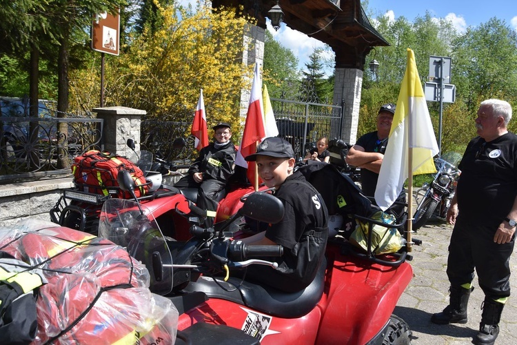 Motocykliści i strażacy na Drodze Papieskiej