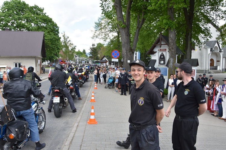 Motocykliści i strażacy na Drodze Papieskiej