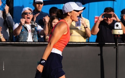 French Open - Iga Świątek i Bethanie Mattek-Sands awansowały do ćwierćfinału debla
