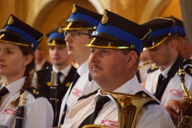 Poświęcenie sztandaru orkiestry w Górze św. Małgorzaty