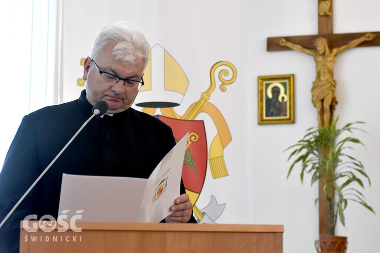 Wręczenie dekretów wikariuszom diecezji świdnickiej