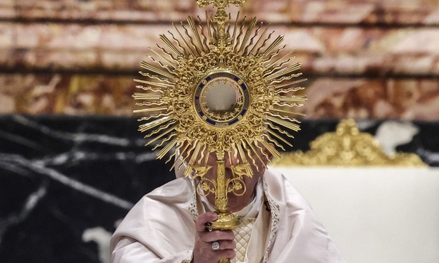 Papież: kapłan roztacza smak Boga i przekazuje nadzieję 