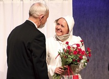 ▲	Premiera odbyła się pod koniec maja, z udziałem m.in. bp. Piotra Libery oraz sióstr z płockiego domu zgromadzenia,  do którego należała  św. Faustyna.